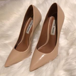 Steve Madden pointed toe pump
